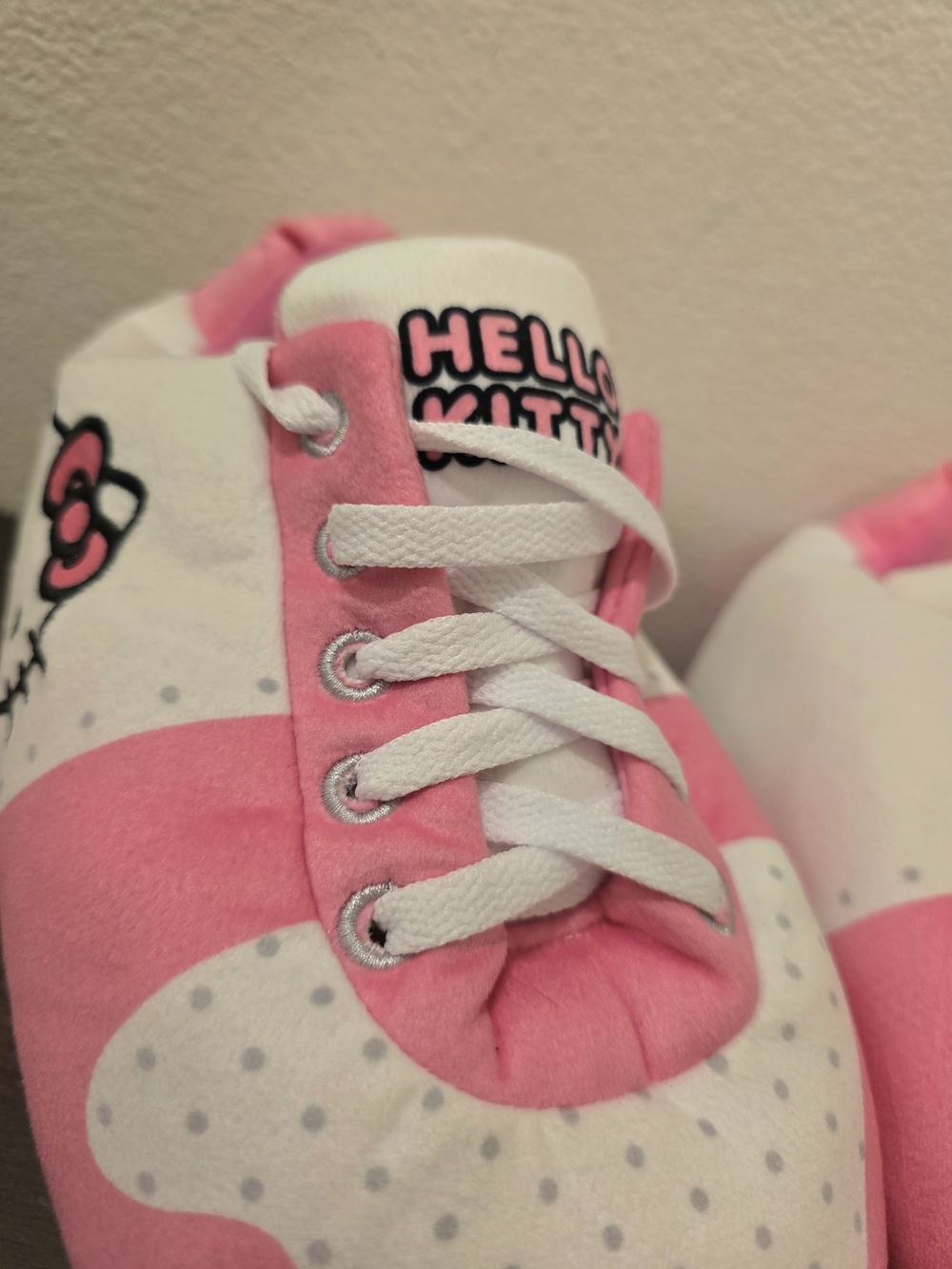 Sanrio Hello Kitty‎ Sneaker Slippers Pink White Youth Kids Size 2/3